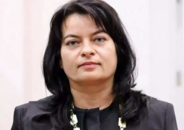 10 000 лв. глоба за кметицата на Каварна Елена Балтаджиева заради роднинско назначение  